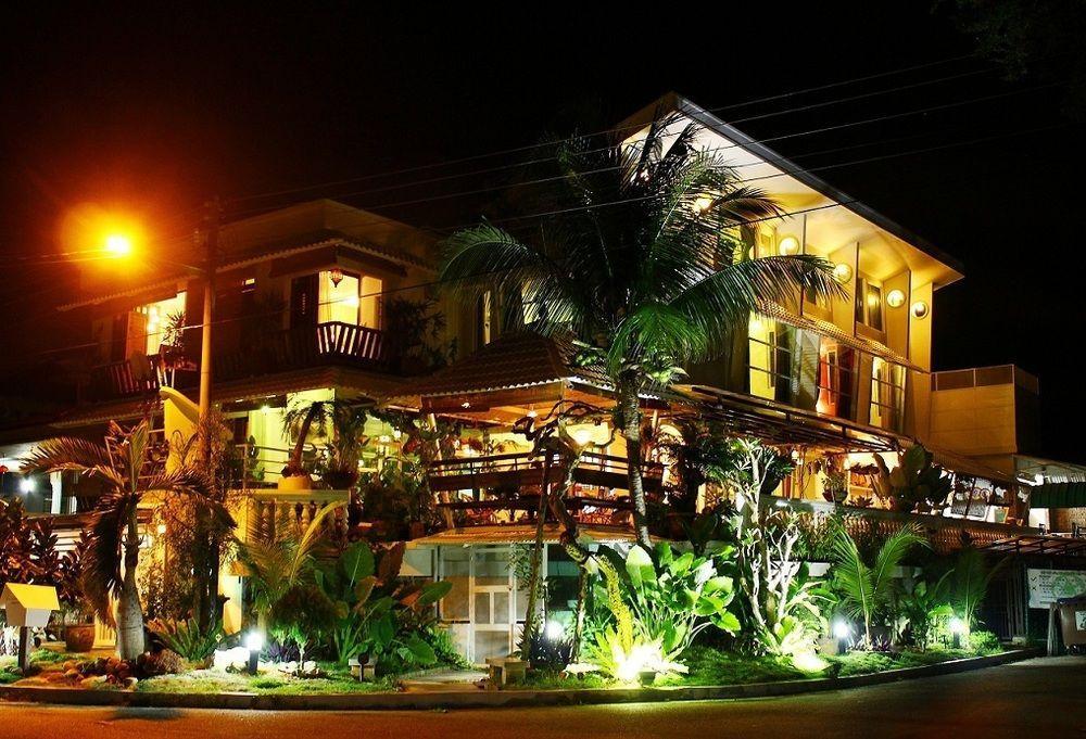 Oyo 90855 Vince Villa Bukit Mertajam Exterior foto
